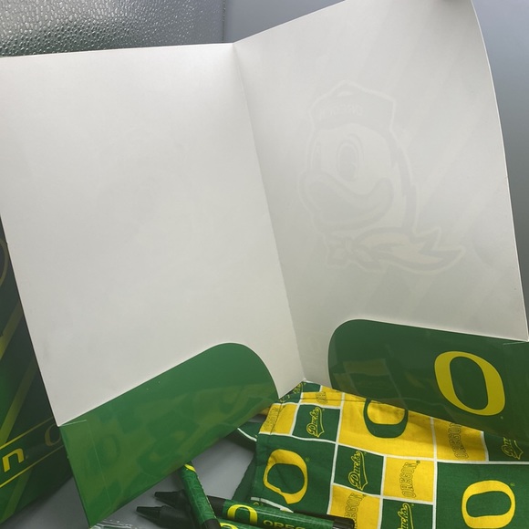 Oregon Ducks handmade cotton tote & 3 pens & 5 pencils & 2 folders 9 x 11 pack - Picture 7 of 15